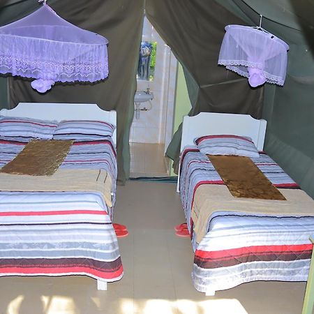 מלון Ololaimutiek Rhino Tourist Camp מראה חיצוני תמונה
