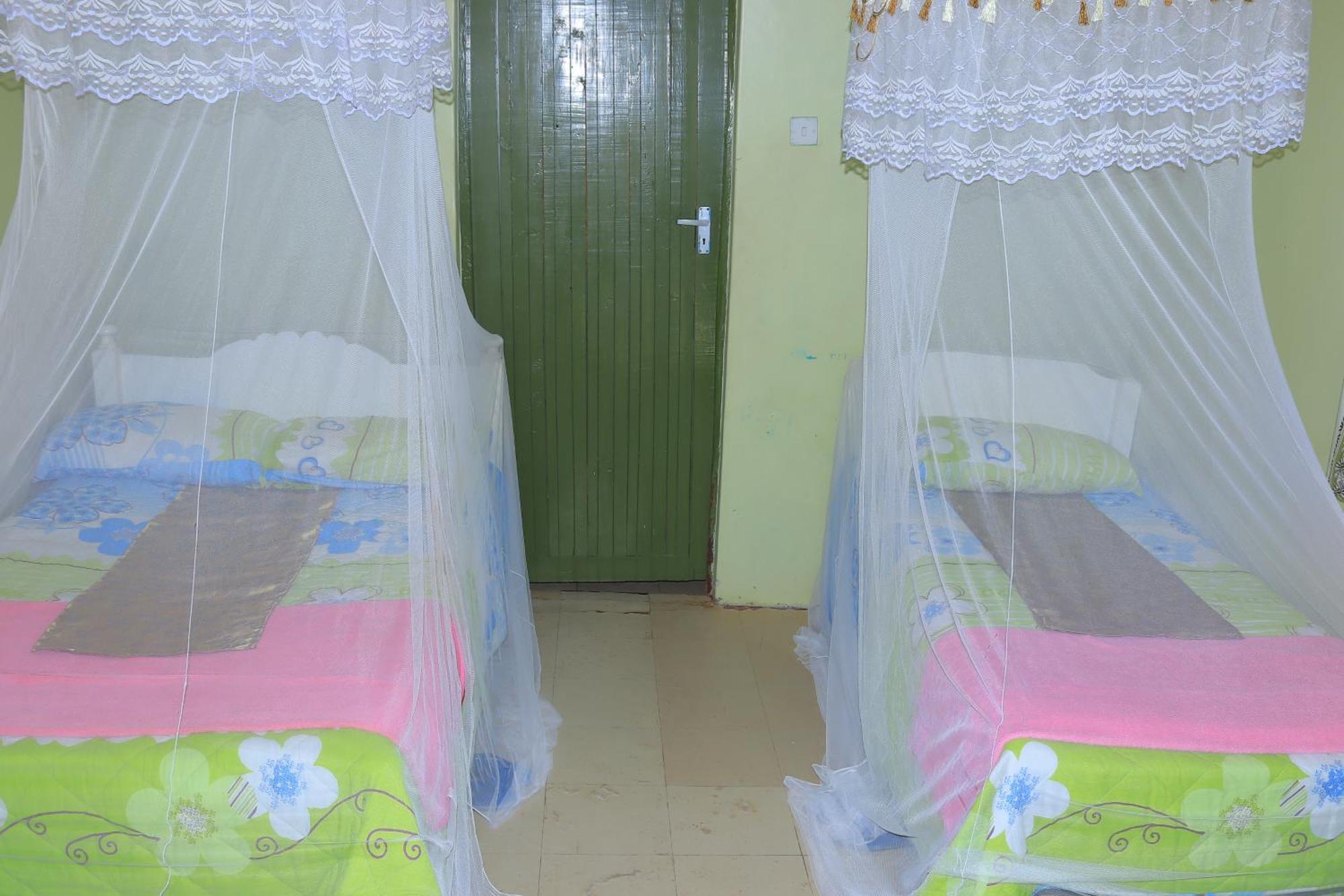 מלון Ololaimutiek Rhino Tourist Camp מראה חיצוני תמונה
