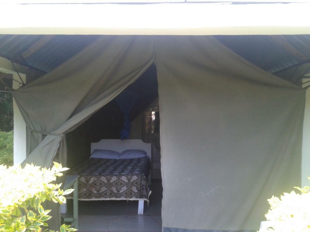 מלון Ololaimutiek Rhino Tourist Camp מראה חיצוני תמונה